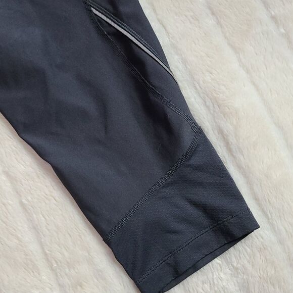 Lucy Tech Running Capri Crop Yoga Pants Gray Legging SM - Picture 6 of 7